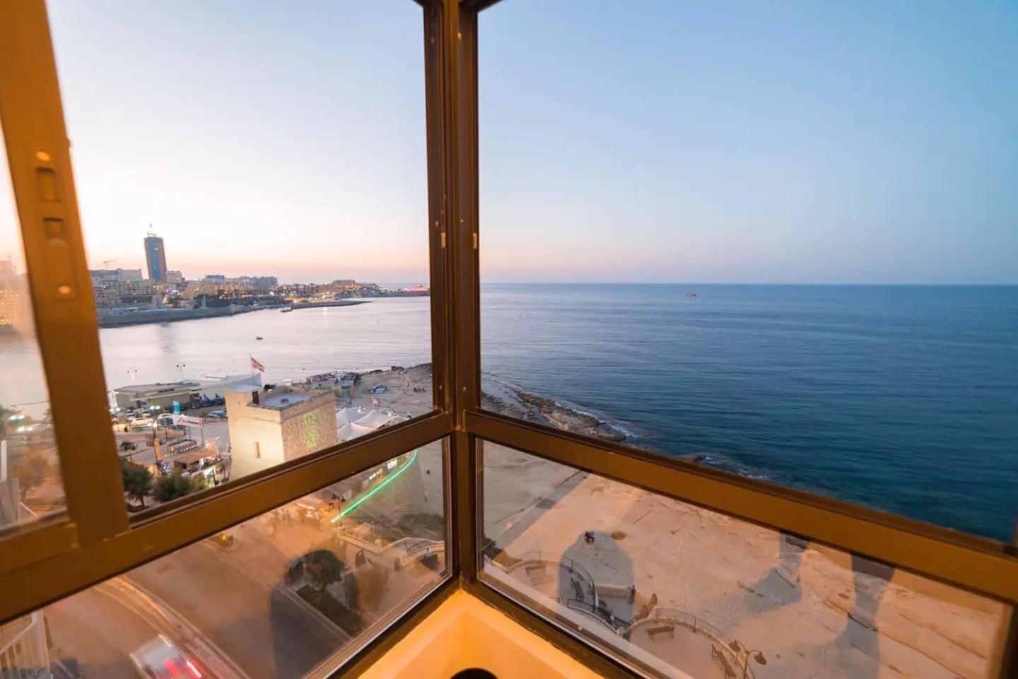 Sea View Luxury Haven Living & 3Bedrooms Seafront سليمة المظهر الخارجي الصورة