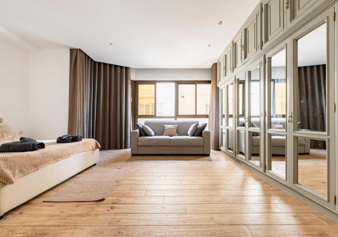 Sea View Luxury Haven Living & 3Bedrooms Seafront سليمة المظهر الخارجي الصورة